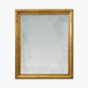 настенное зеркало в прямоугольной раме с золотистым профилем