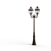 двойной фонарный столб коричневого оттенка с прозрачными плафонами