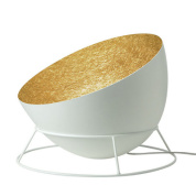 торшер с наклонным купольным плафоном и золотистой внутренней отделкой