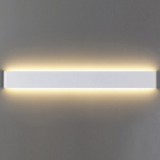 настенный накладной светильник с удлинённым корпусом и мягким двунаправленным свечением