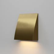 настенный светильник для лестниц с наклонным металлическим корпусом направленного вниз света