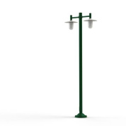 двойной уличный фонарь на зелёной опоре