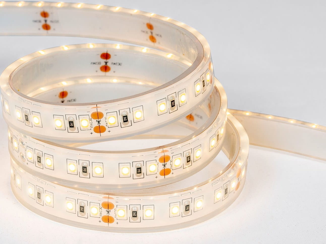 Her lighting. Ip68 что это в светодиодных. Led strip ip68. Светодиодная лента SLV 1004718. Led 68.