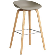 AA006-D153-AA51 Hay About A Stool барный стул с сиденьем цвета хаки на ножках из лакированного дуба