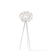 торшер с ажурным шарообразным плафоном из прозрачных элементов