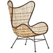 кресло для отдыха из ротанга с высокой спинкой и округлым силуэтом