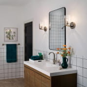 настенный светильник с овальным плафоном