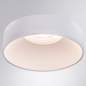 накладной потолочный светильник с матовым рассеивателем