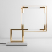 настольный светильник в форме рамки с золотым покрытием