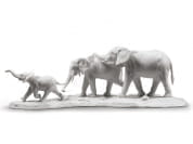WE FOLLOW IN YOUR STEPS ELEPHANTS WHITE Фарфоровый декоративный предмет Lladro 1009295