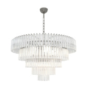 подвесная люстра с каскадными прозрачными стеклянными секциями в многоуровневой композиции