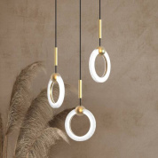 подвесной светильник с кольцевым плафоном и латунными вставками