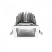 встраиваемый потолочный светильник даунлайт мощный квадратный корпус IP44