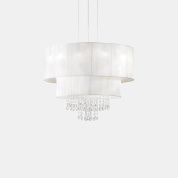 подвесная люстра с каскадом стеклянных элементов и металлическим основанием