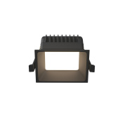 встраиваемый потолочный светильник черного цвета с квадратным корпусом