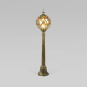 уличный парковый фонарь на высокой опоре с декоративным стеклянным плафоном