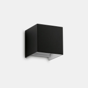 настенный светильник с кубическим корпусом и направленным вниз светом