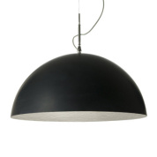 подвесная люстра с полусферическим чёрным плафоном и светлой внутренней отделкой