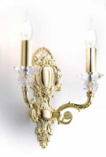 двухрожковое настенное бра с ажурным позолоченным основанием и прозрачными декоративными вставками