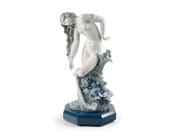 PURE BEAUTY WOMAN Фарфоровый декоративный предмет Lladro 1001945