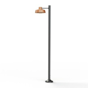 уличный фонарь на опоре с металлическим плафоном бронзового оттенка