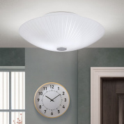 потолочный светильник с крупным тканевым куполообразным рассеивателем на хромированной основе