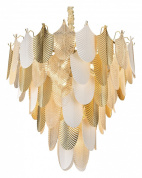 потолочная люстра с многослойными декоративными элементами золотисто-белого оттенка