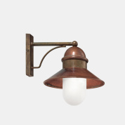 уличное бра из меди с куполообразным отражателем и прозрачным плафоном для террас и садов