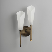 двухламповый настенный светильник с геометрическими плафонами из матового стекла