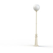 уличный фонарный столб бежевого цвета с плафоном в форме шара