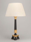 настольная лампа с бронзовым основанием и позолоченной отделкой