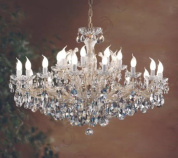 классическая подвесная люстра с массивным кристальным оформлением