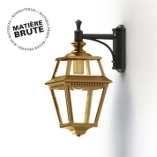 настенный фонарь латунного оттенка с металлическим корпусом и прозрачными вставками