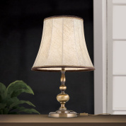 настольная лампа с тканевым абажуром и бронзовой декоративной стойкой