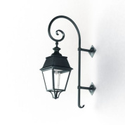 настенный фонарь серо-зелёного оттенка с куполообразным верхом и прозрачным плафоном