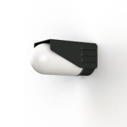 настенное бра с белым плафоном и металлическим корпусом