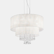 подвесная люстра с двойным абажуром из ткани и нижним рядом хрустальных подвесов