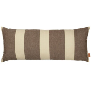 декоративная интерьерная подушка прямоугольной формы с полосатым текстильным узором