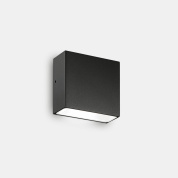 уличный настенный светильник кубической формы черного цвета