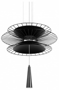 подвесной светильник с широким абажуром и черным основанием