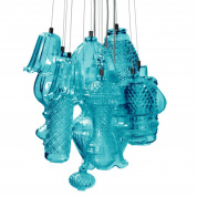 люстра с множеством подвесов из бирюзового стекла