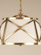 подвесной светильник с тканевым абажуром и латунным каркасом