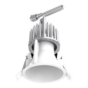 встраиваемый потолочный светильник даунлайт корпус с цилиндрическим радиатором и направленной оптикой IP44