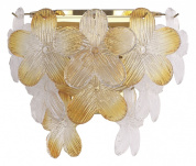 накладной потолочный светильник с декоративными лепестками из стекла