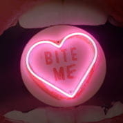 Hot Lips Bite Me Led Neon волоконно-оптическое освещение Sonder Living 1206488