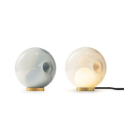 настольный светильник с непрозрачными серыми плафонами из стекла