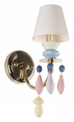 настенное бра с абажуром и декоративными подвесками