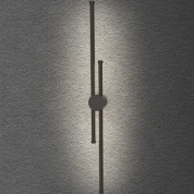 настенный светильник с двумя вертикальными источниками света в матовом чёрном корпусе