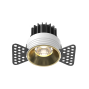 встраиваемый потолочный светильник латунного оттенка с декоративным кольцом