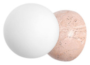 настенное бра с шаровым плафоном и декоративным основанием под мрамор